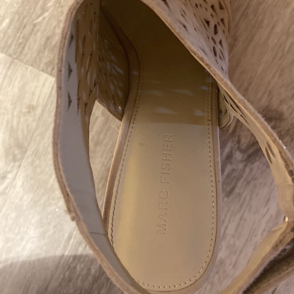 Like new Marc Fisher wedges - Picture 5 of 5